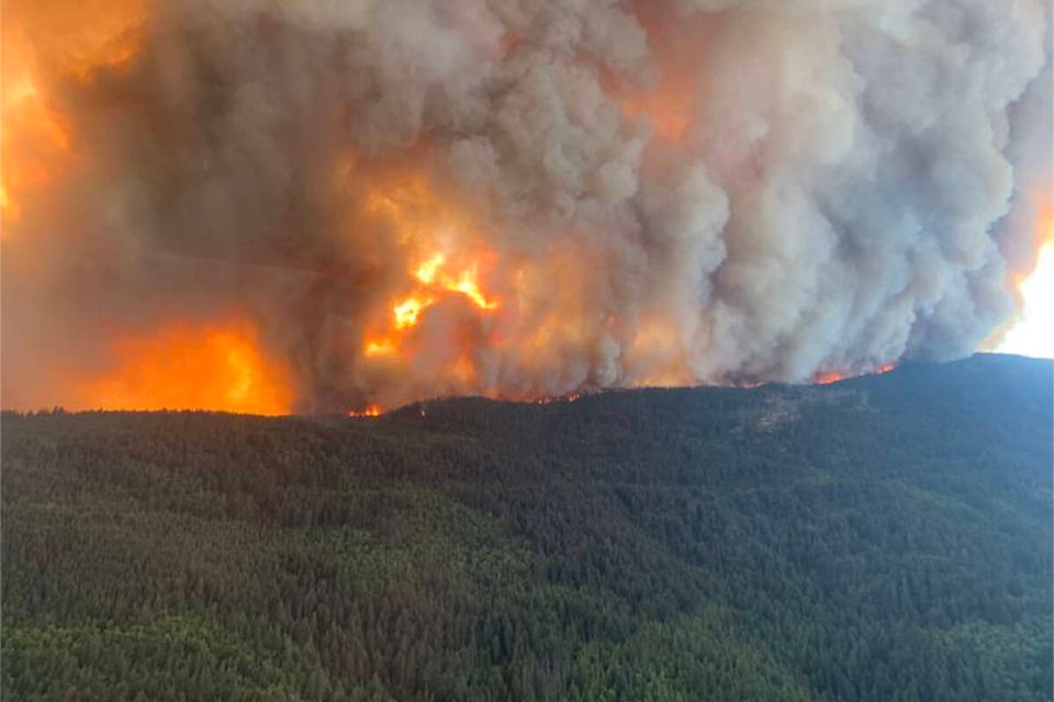 web1_230818-acc-kookipi-creek-wildfire-update-wildfire_1