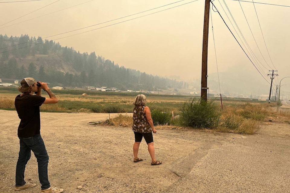 web1_230818-kcn-kelowna-glenmore-wildfire_2
