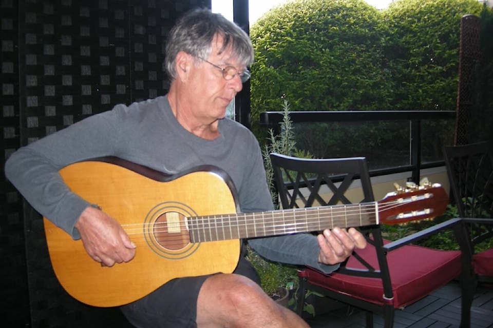 web1_230823-vne-hume-obit-alan_1
