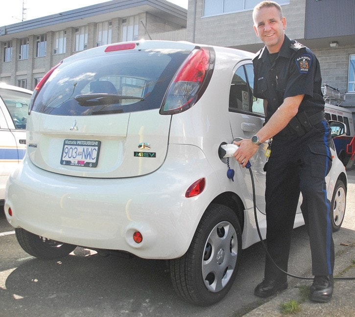 62323saanichsaanpoliceelectricvehicleKSPMar0912