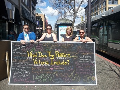 1457mondaymagMONP4guerrillablackboards042913
