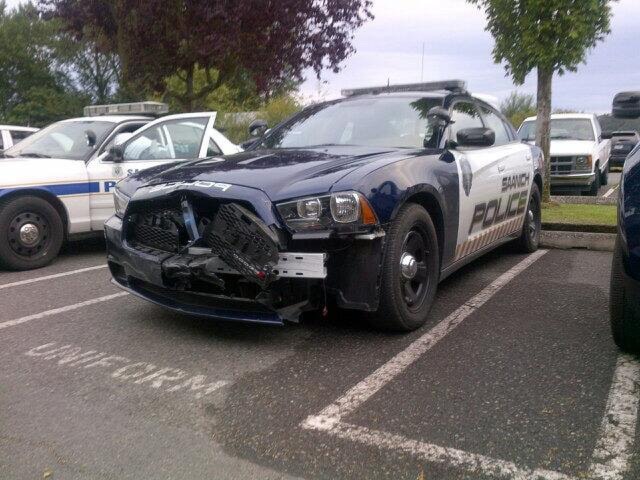 15221vicnewsAug19-13Saanichpolicechargercrash