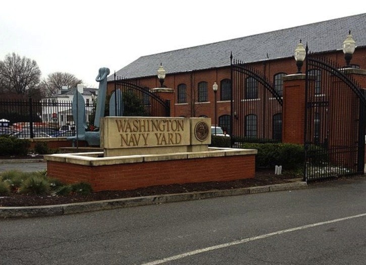 21169BCLN2007Washington_Navy_Yard_entrance