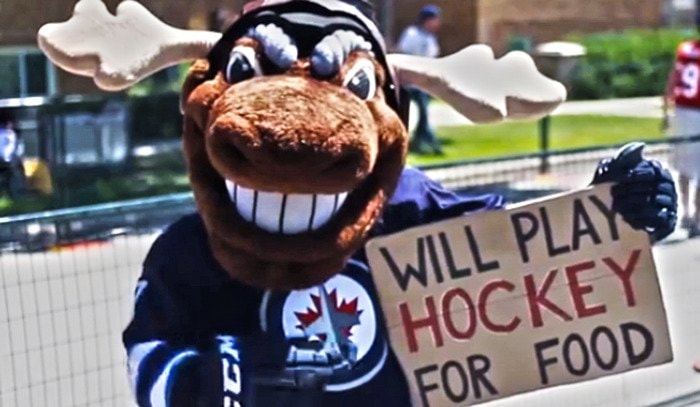 21484BCLN2007WinnipegManitoba-WillPlayHockeyForFood