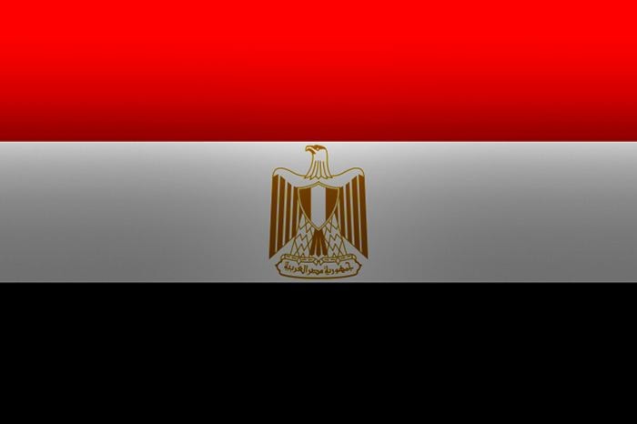 29625BCLN2007EgyptFlag-TahrirSquare