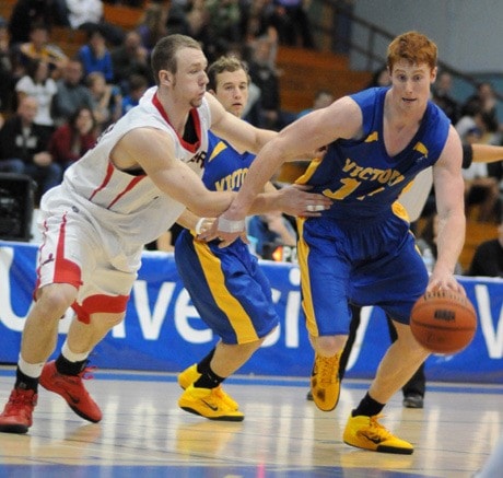 Vikes mens bball vs Calgary