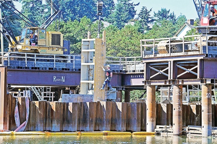 Craigflower Bridge construction