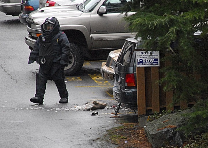 89651saanichbomb_squad-SPD-Jan28-12