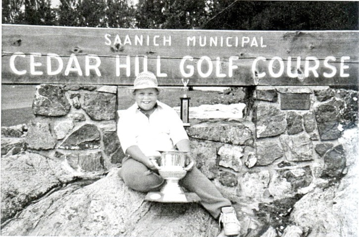 90423saanichSN-CedarHillGolfscanbwAug1012