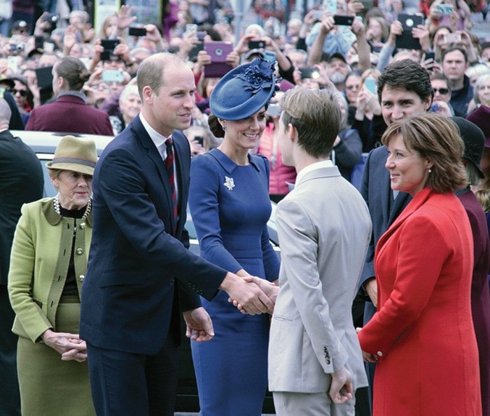 93008vicnewsVN-RoyalVisit2p2016-WEB