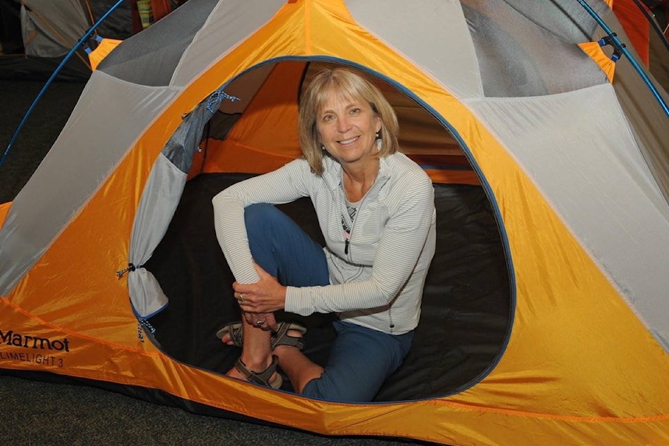 web1_170412-VNE-M-Gayle-Robinson-Tent-3