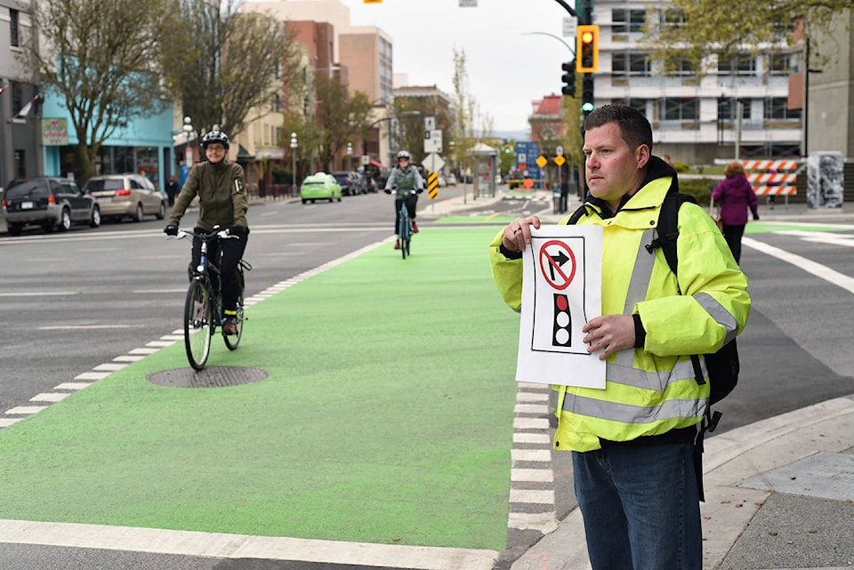 web1_VN-Pandora-Bike-Lanes-Open-1-P-May0317-2