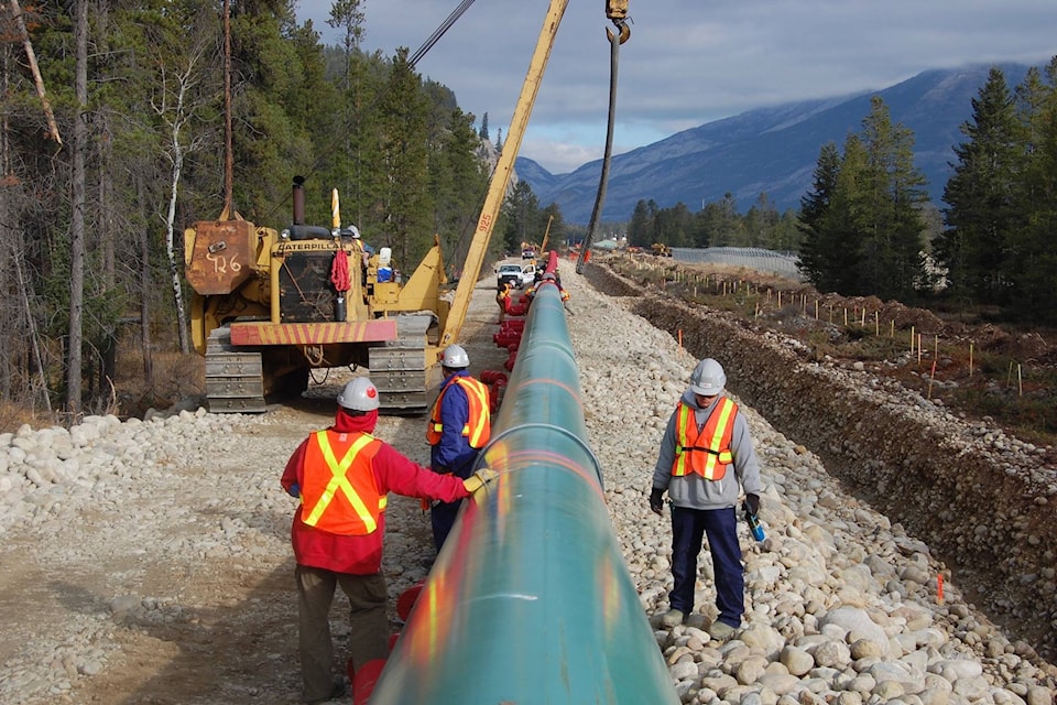 8053261_web1_20170809-KCN-M-pipeline_construction