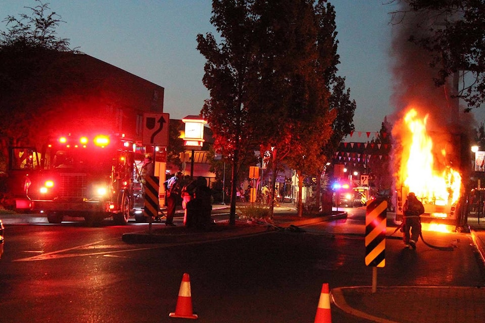 8264087_web1_Sidney-bus-fire