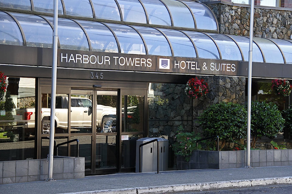 8395014_web1_VNE-HarbourTowers1