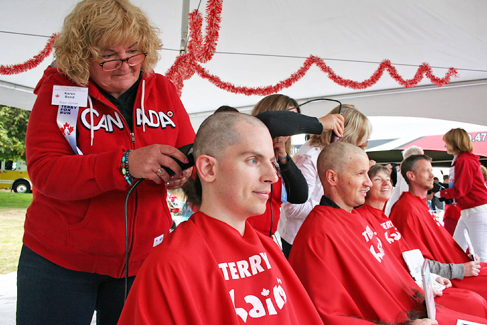 8546718_web1_VNE-TerryFoxHairShave