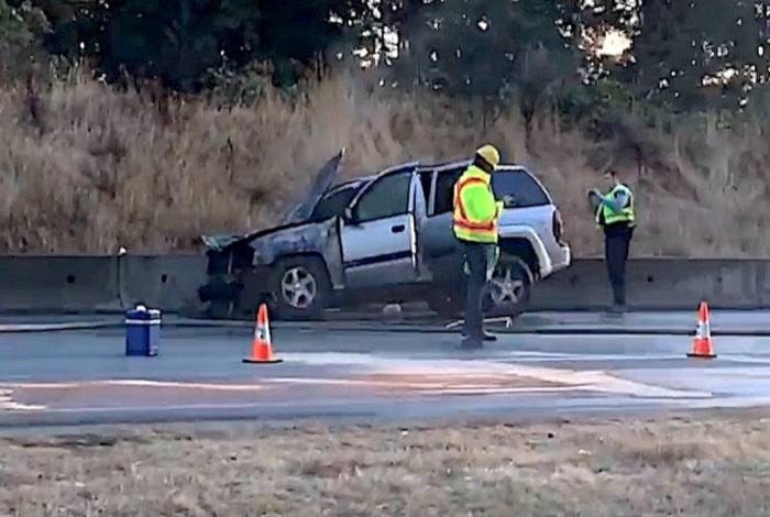 8608722_web1_vehicle-fire