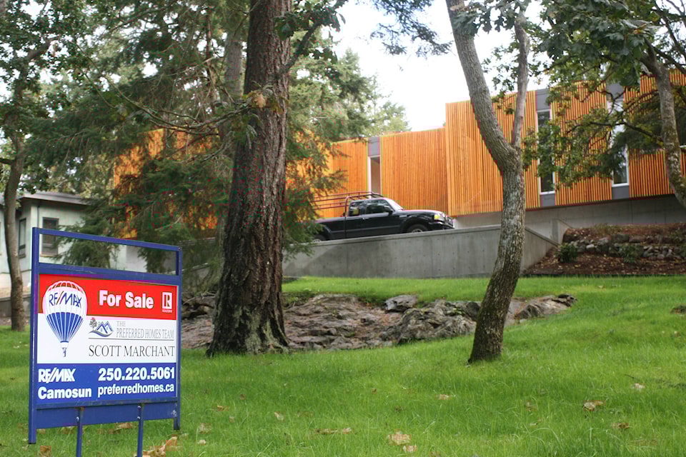 8861841_web1_copy_luxury2