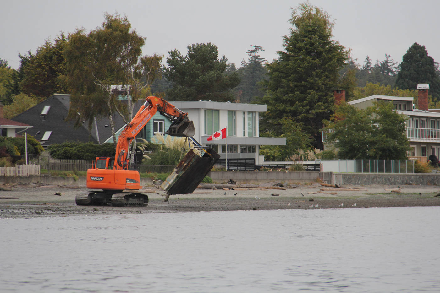 8932682_web1_171018-OBN-derelictboats_3