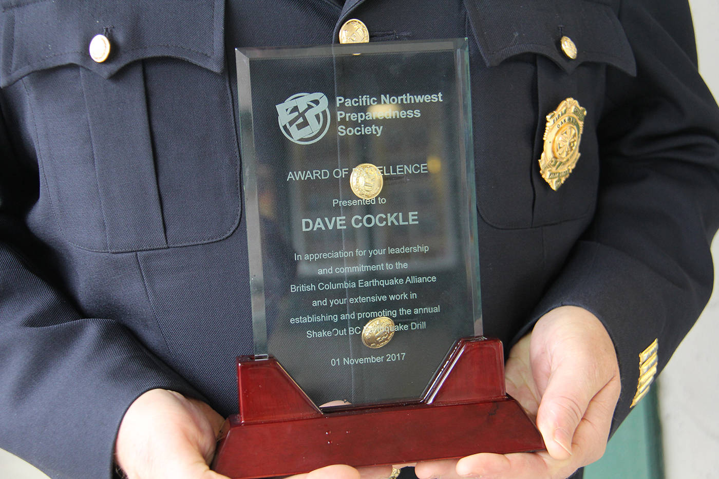 9218633_web1_171108-OBN-DaveCockleAward_2