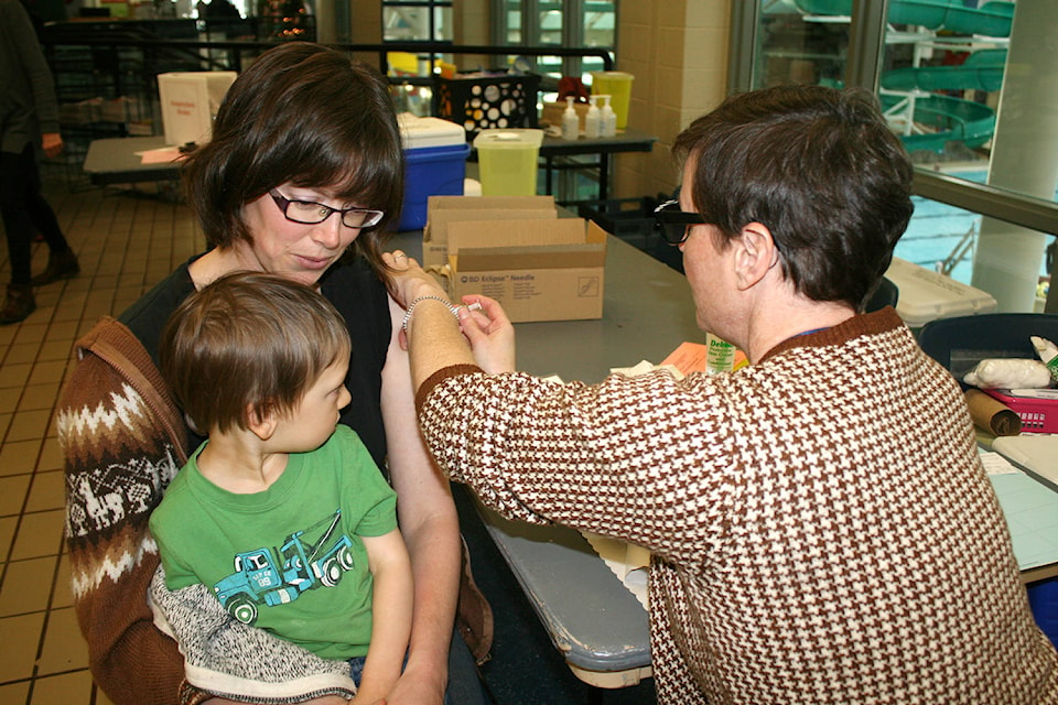 9807690_web1_flu-shot-2