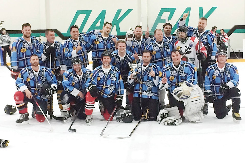 9823519_web1_171222-OBN-boxingdayhockey_1