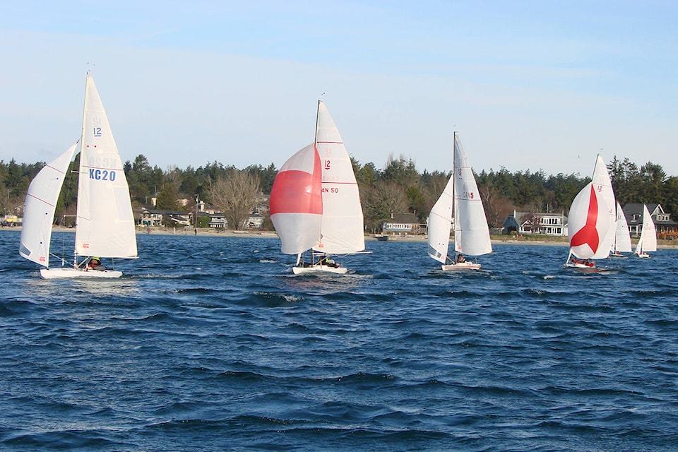 10026112_web1_180105-OBN-sailingNewYear_2