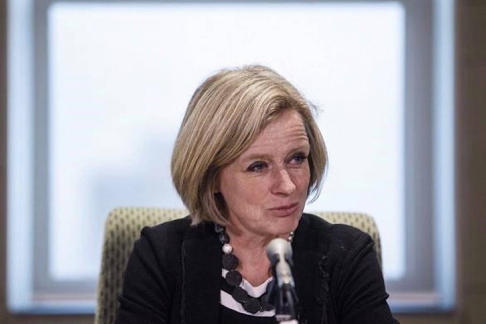 10878026_web1_180213-RDA-Notley-says-she-wants-progress-within-days-from-feds-on-B.C.-pipeline-dispute_1
