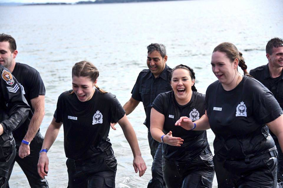 10961836_web1_180314-OBN-polarplungefolo_4