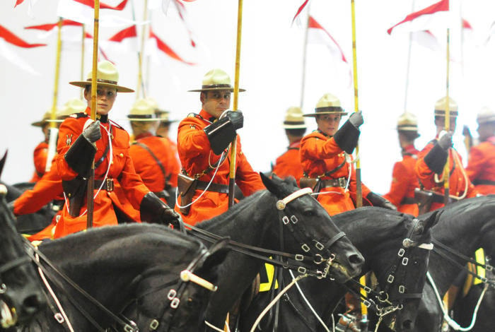 11239022_web1_180404-SNM-T-MusicalRide