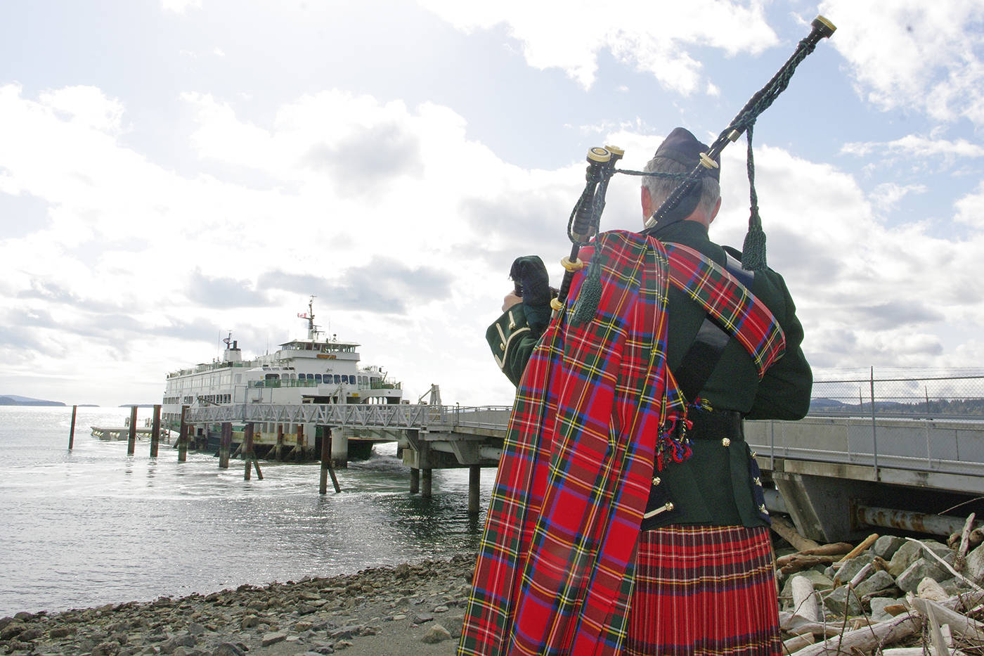 11282264_web1_180406-PNR-ferry-piper