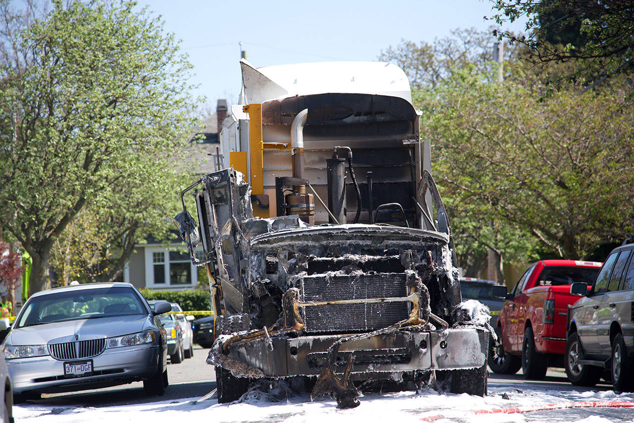 11616111_web1_180425-VNE-TRUCKFIRE2