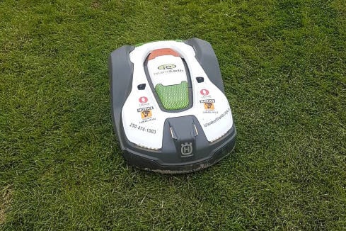 11637498_web1_180427-PNR-robot-mower1