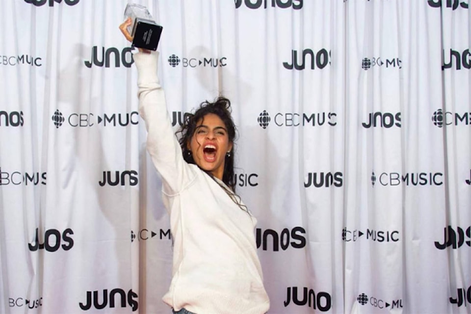11933319_web1_VNE-JessieReyezRifflandia