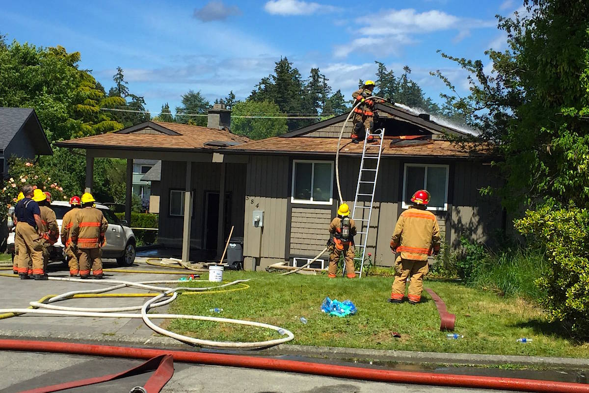 12074426_web1_SaanichFire_Out