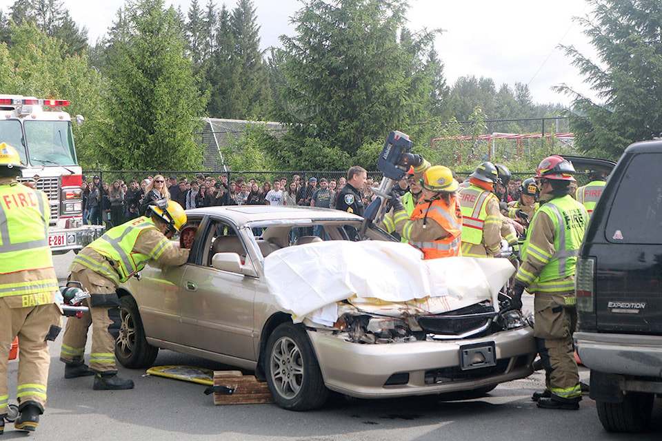 12140321_web1_180608-SVR-M-Mock-Crash-jaws