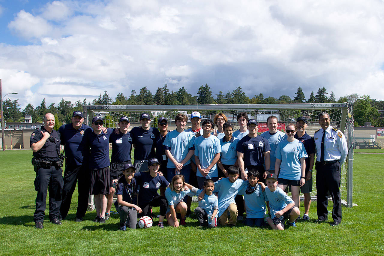 12252248_web1_policesoccer3