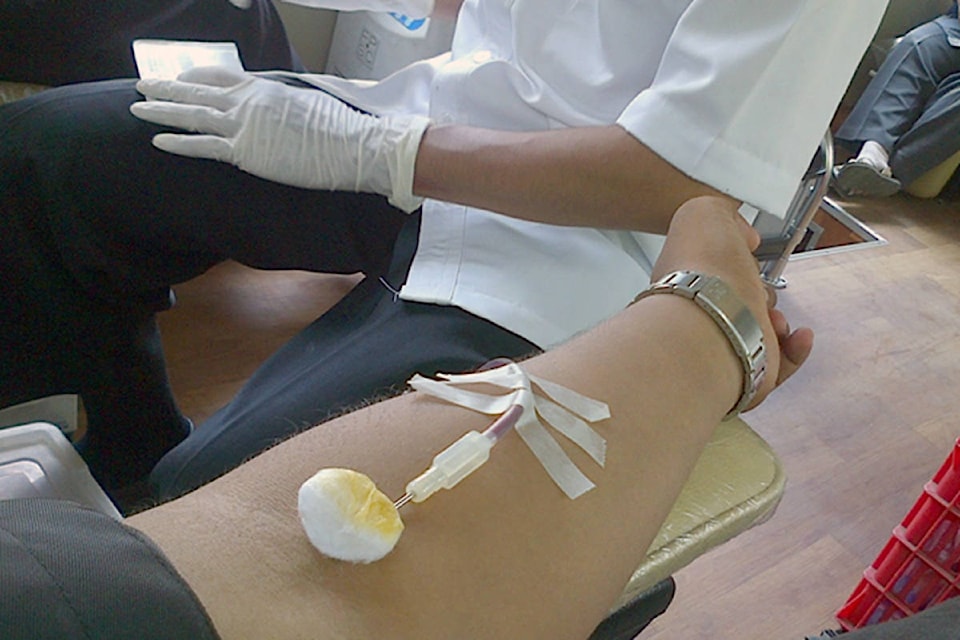 12271395_web1_BloodDonation