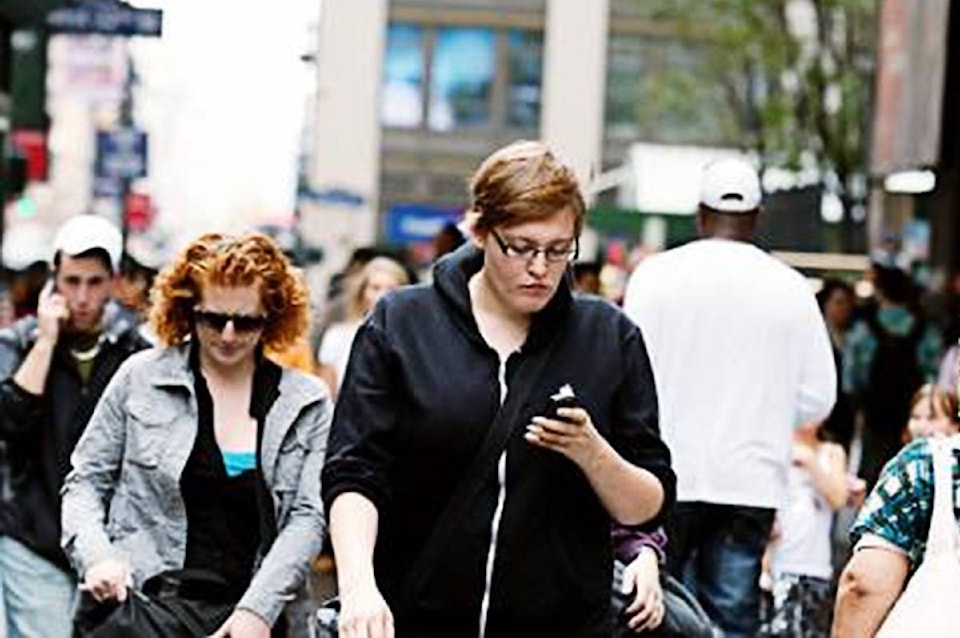 12961639_web1_distracted-walking