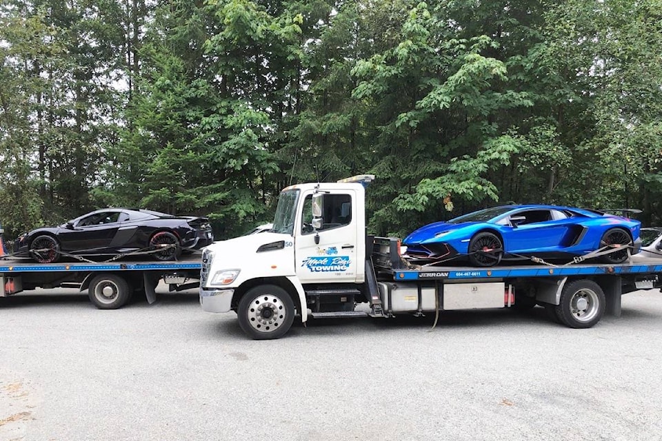 12997958_web1_180802-MRN-M-Lambo-McLaren-tow
