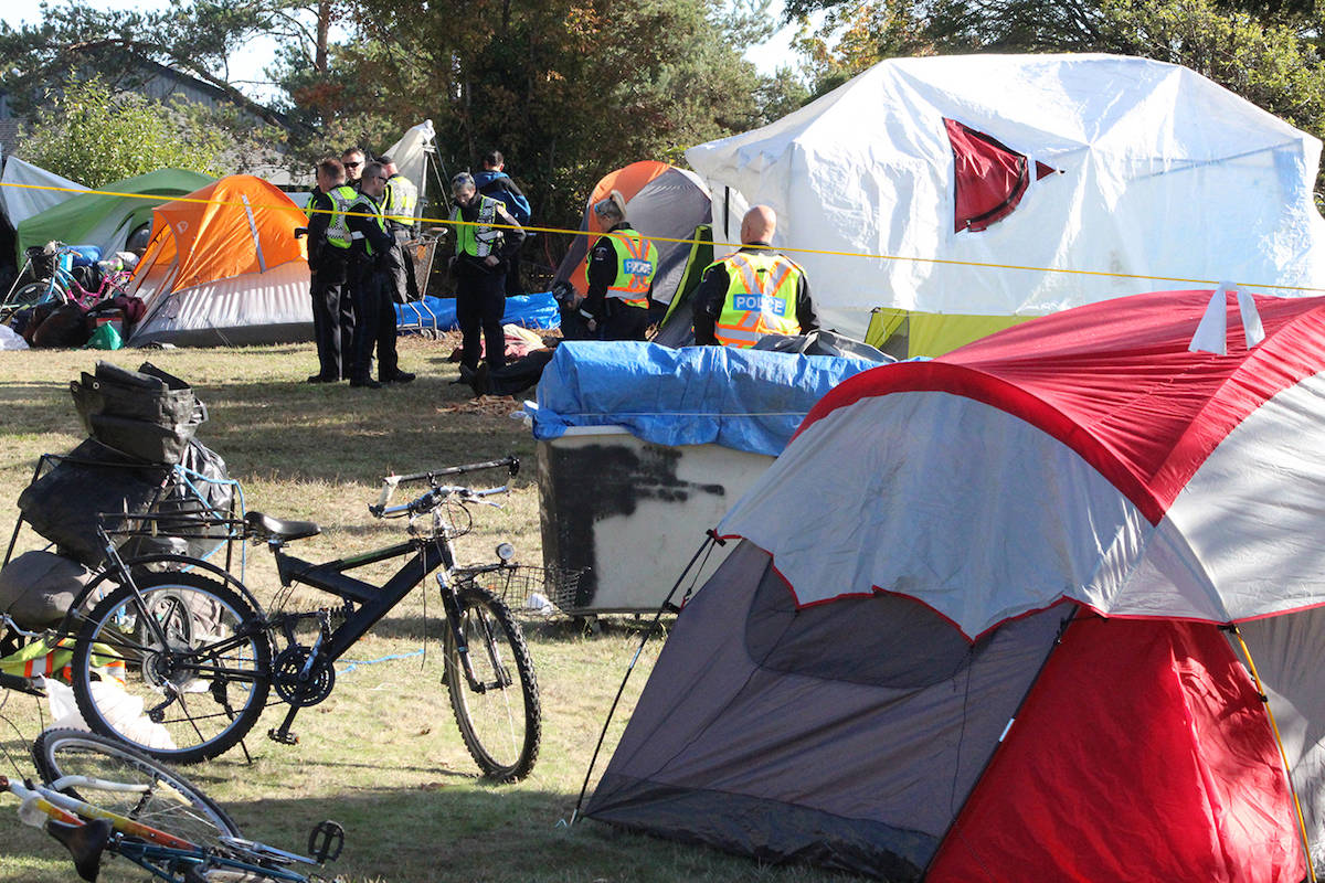 13592983_web1_TentCitybelongings.TP