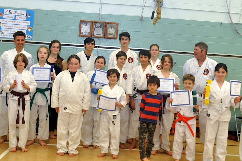 13650005_web1_180926-VNE-CASKKarate