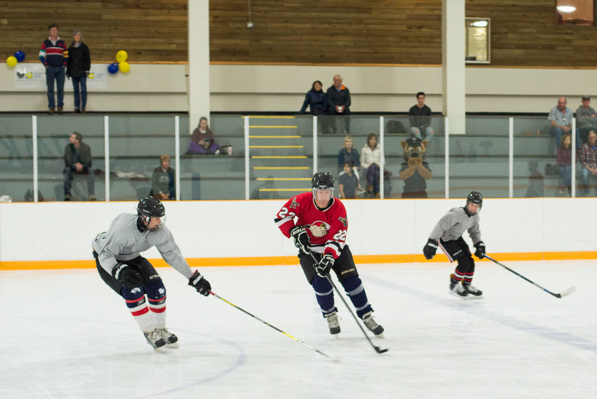 13750532_web1_OBN-CopsForCancerHockeyGame-13