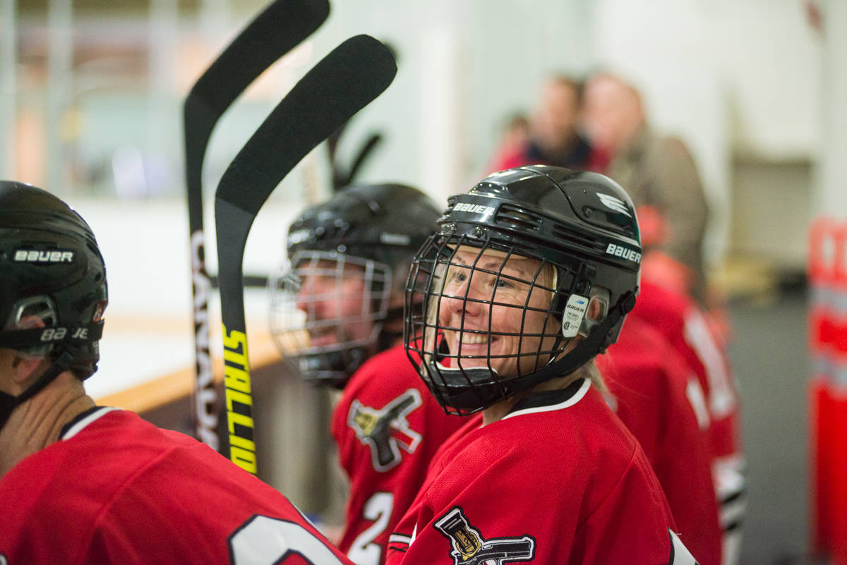 13750532_web1_OBN-CopsForCancerHockeyGame-19