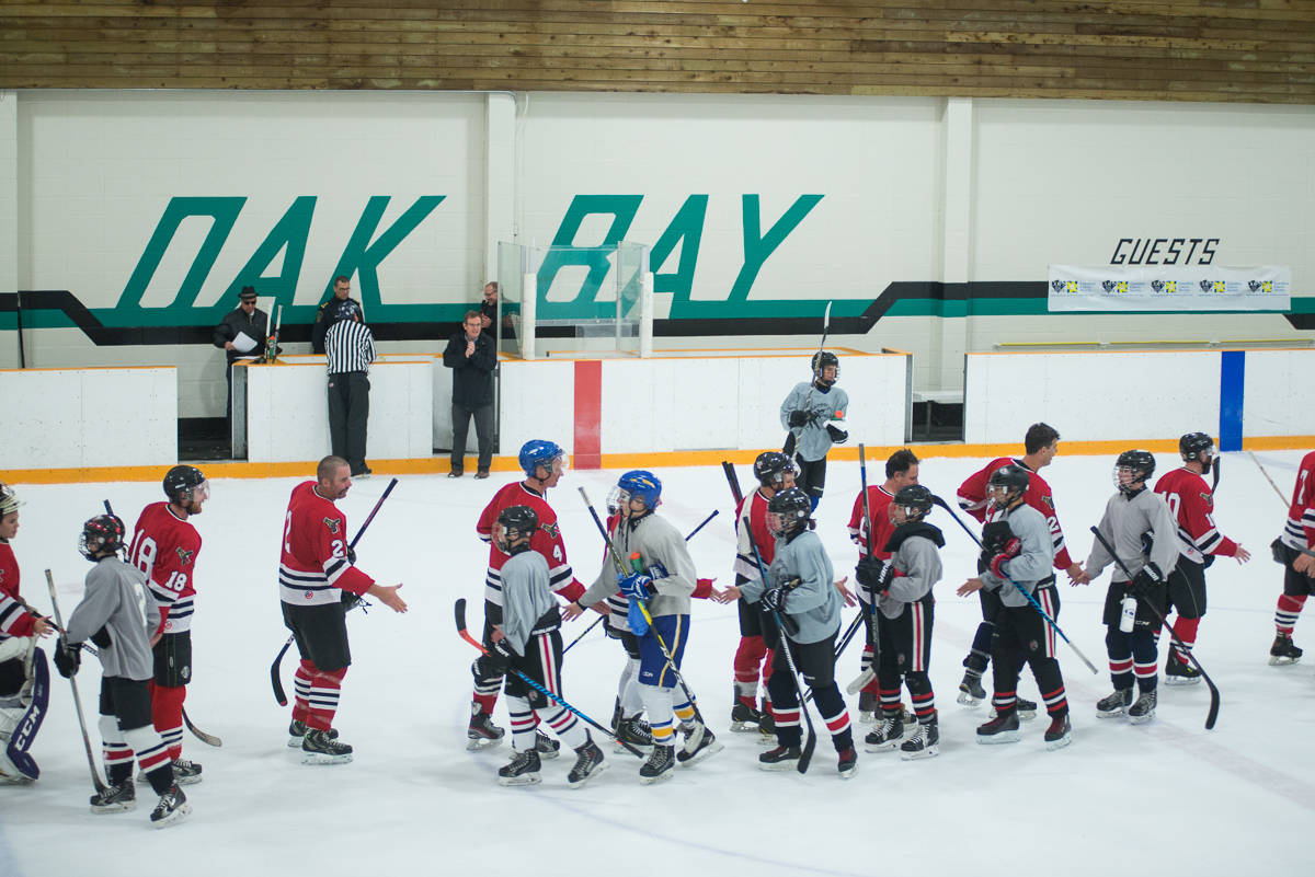 13750532_web1_OBN-CopsForCancerHockeyGame-27