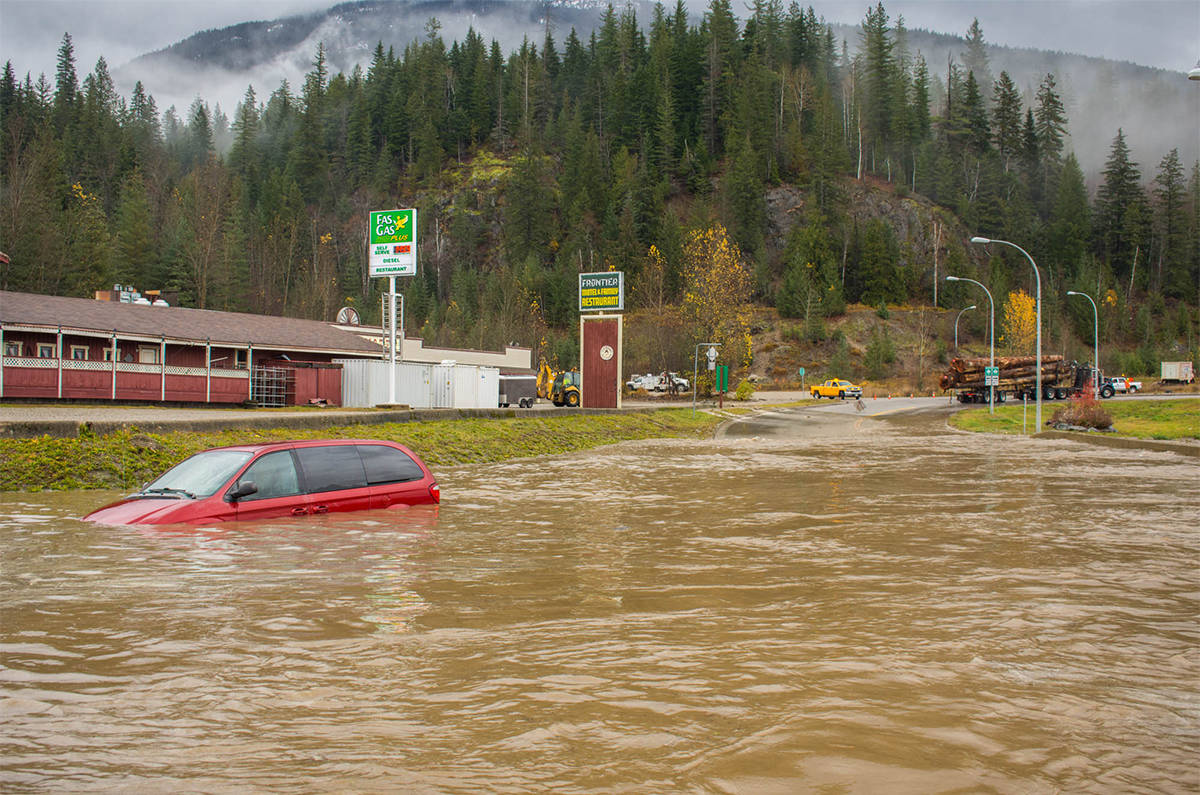 14238988_web1_Frontier-flooding5