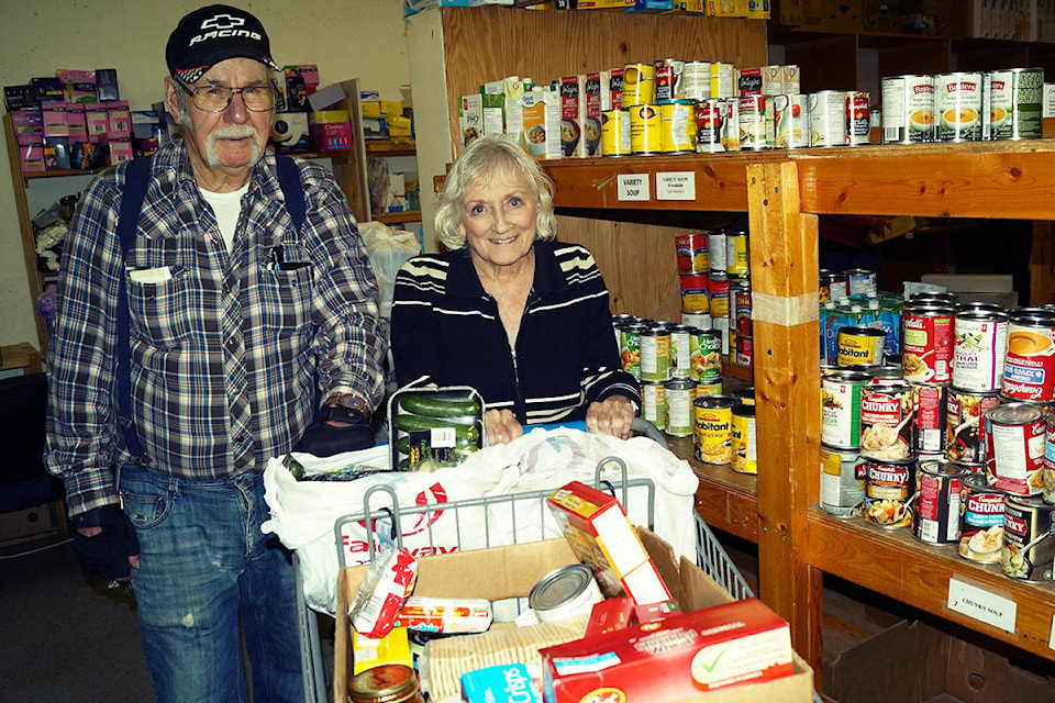 14521450_web1_GNG-GoldstreamFoodBankVolunteers