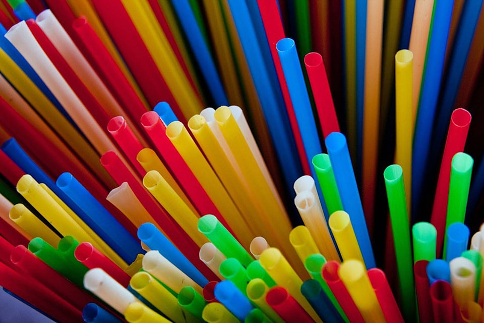 14628838_web1_181203-VNE-Straws