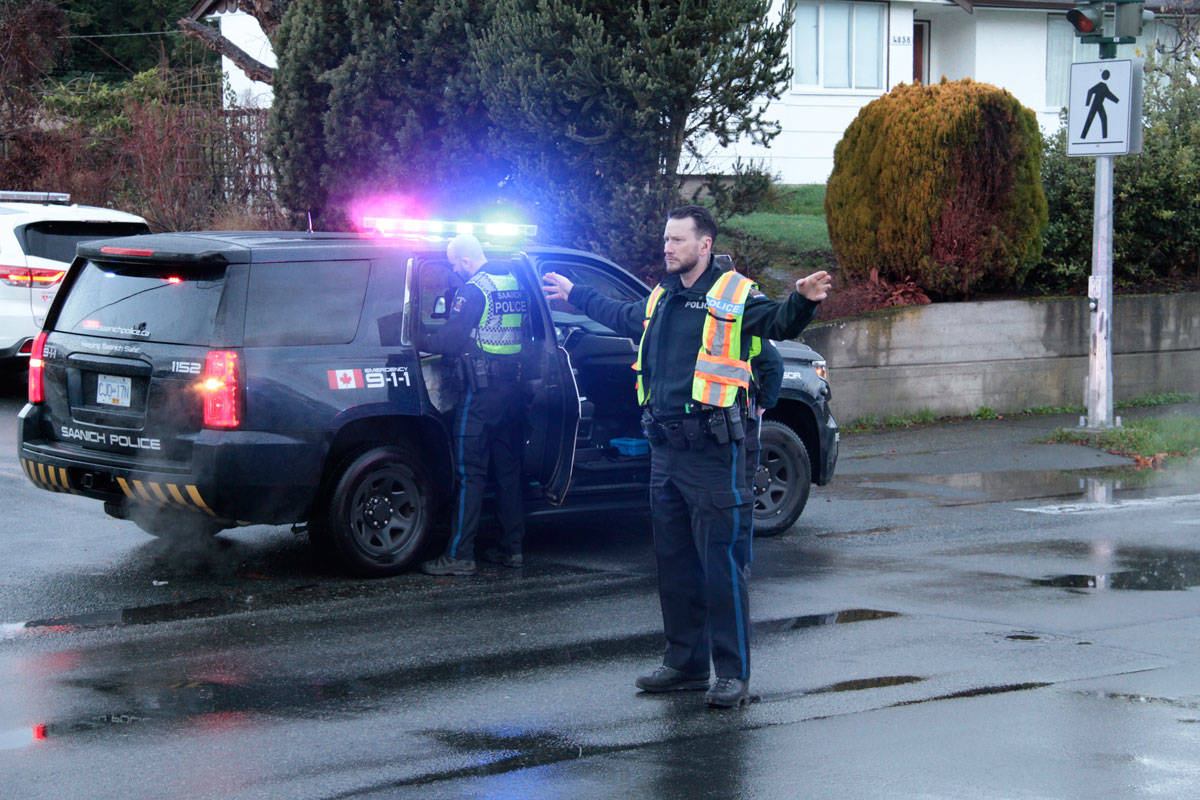 14721127_web1_SaanichPoliceRedirect