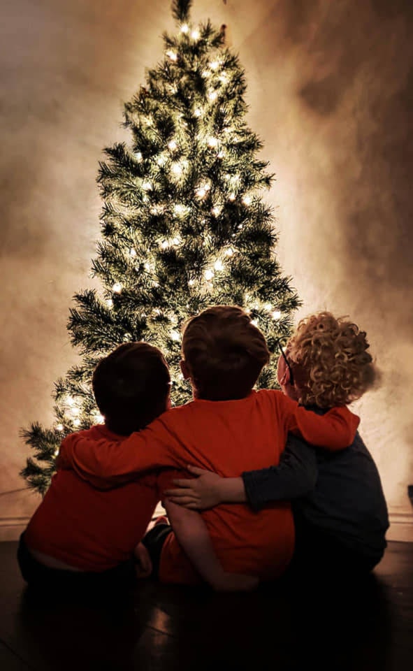 14751062_web1_GNG-MIVChristmas